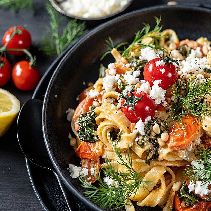 Schnelle Feierabendpasta mit Feta