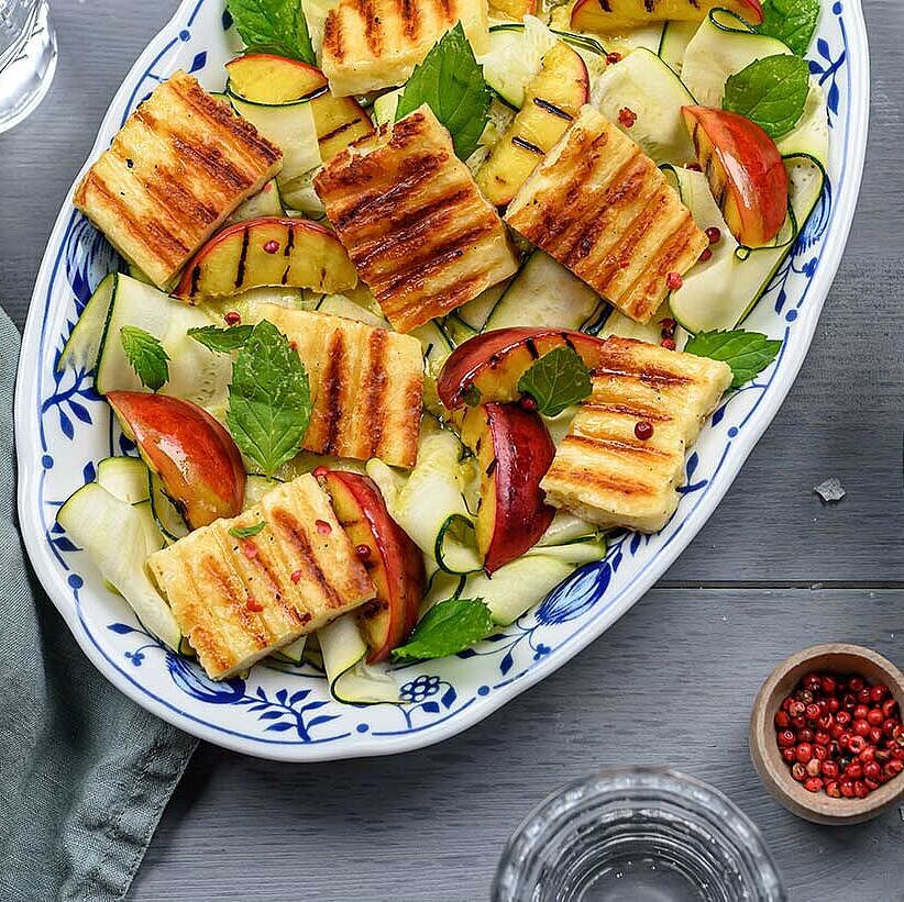 GAZİ Grillkäse Zucchinisalat