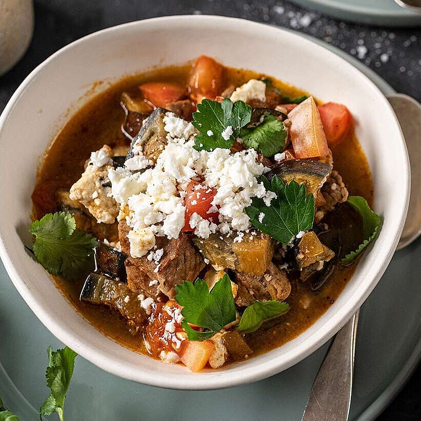 Kalbfleisch Eintopf mit Auberginen und Bio Schafkäse