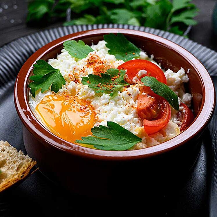 GAZİ Ziegenkäse Baked Eggs