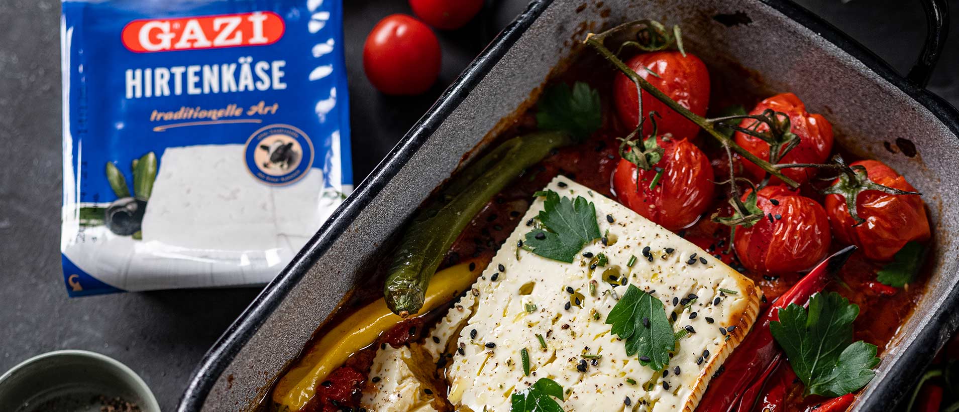 Hirtenkäse mit Tomate aus dem Ofen