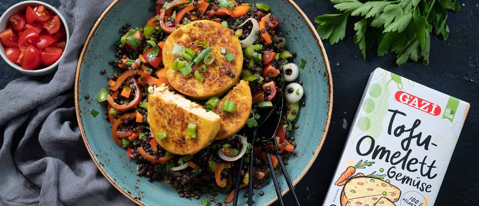 Veganer Beluga Linsensalat mit GAZİ Tofu-Omelett