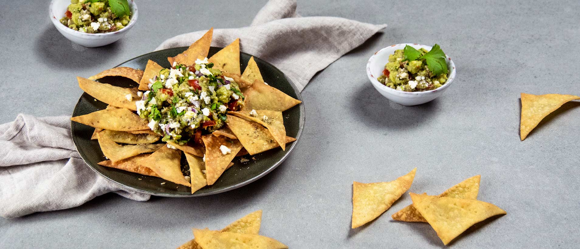 Hirtenkäse-Avocado Dip mit selbstgemachten Nachos